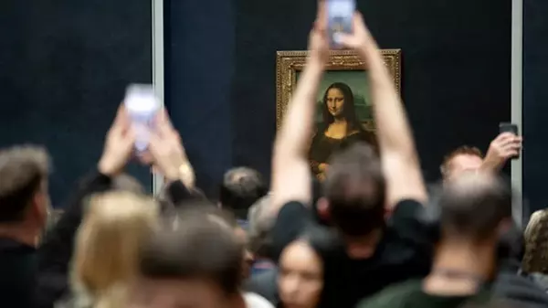 Лувр допустил, что Мону Лизу могут переместить