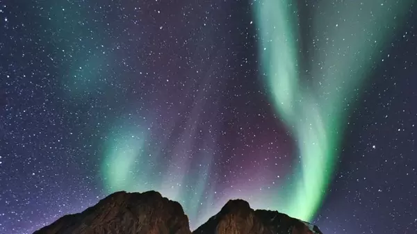Электрическая радуга: почему полярные сияния на Земле имеют разный цвет