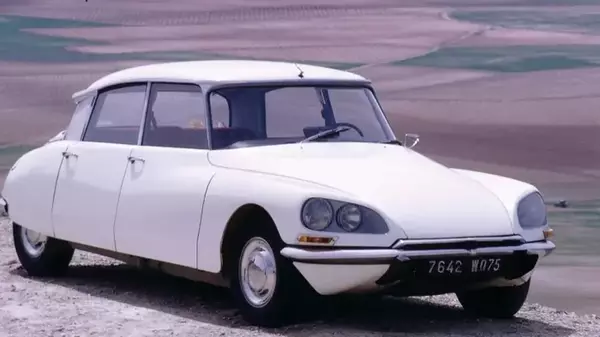 Возвращение легенды: самое знаменитое французское авто возродят в новом формате ...