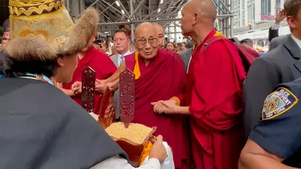 Далай-лама приехал в Нью-Йорк