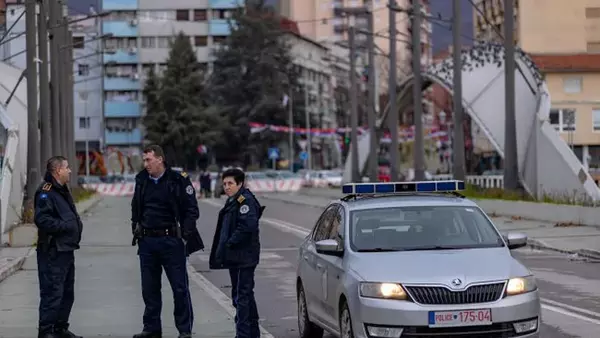 В Сербии мужчина из арбалета ранил полицейского у посольства Изра...