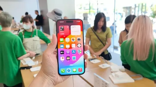 iPhone впервые вытеснили из пятерки самых популярных смартфонов в Китае