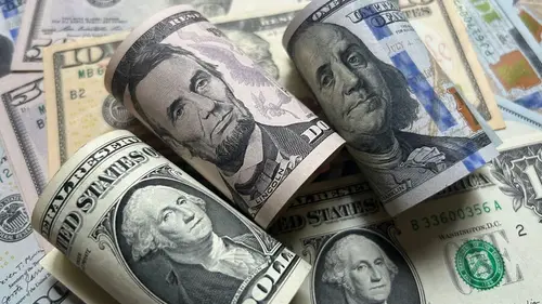 Что будет с курсом доллара на следующей неделе и есть ли влияние из-за нефт...