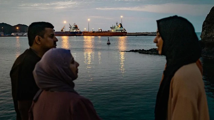 Через Ормузский пролив за два дня прошли только семь судов — СМИ