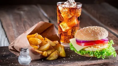 Как ультраобработанная пища влияет на поведение детей: чем кормим — то и по...