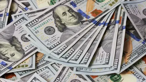 Сколько будут стоить 100 долларов перед Пасхой: прогноз банкира до 12 апрел...