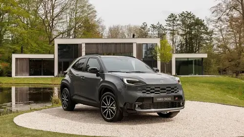Toyota презентовала доступный кроссовер для Европы с расходом 4,5 л на 100 ...