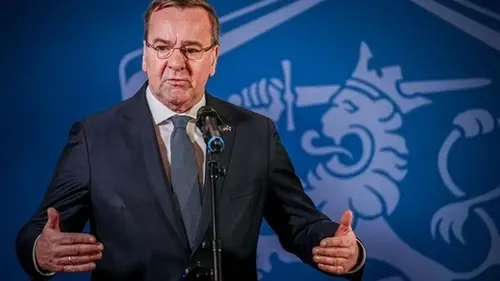 Минобороны Германии прокомментировало запрет на выезд мужчин за г...