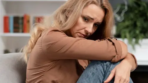 Низкий уровень этого гормона приводит к депрессии: врач объяснил, что стоит...