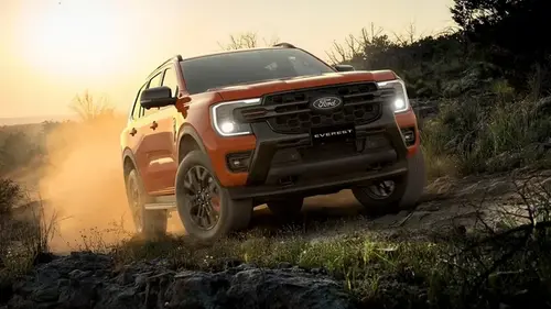 Ford представил яркого конкурента Toyota Prado с мощным дизелем (фото)