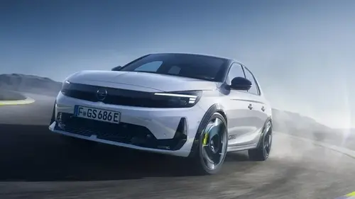 Маленькая ракета: Opel представил более быстрого конкурента Mini Cooper на ...