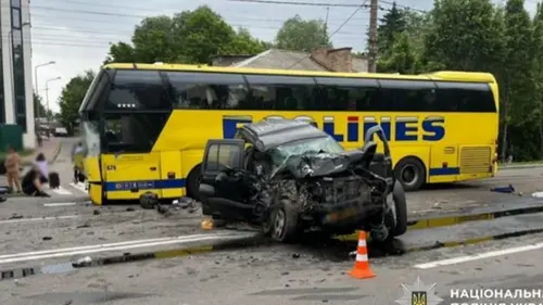 В Борисполе авто столкнулось с автобусом, есть погибший и пострад...