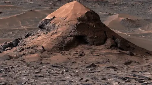 Марсоход Curiosity обнаружил нечто странное на Марсе: ученые не могут это о...