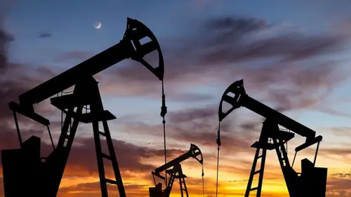 Цены на нефть за неделю упали более чем на 12%