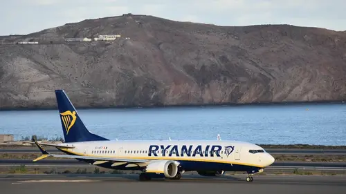 Пассажиров тошнило, они теряли сознание: Ryanair угодил в новый скандал