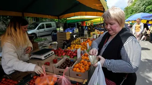 Резкий скачок цен на огурцы и зелень: какие овощи подорожали больше всего з...