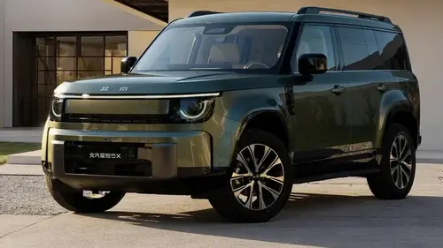 Китайская копия Land Rover Defender выходит в серию: что известно о BAIC Ta...