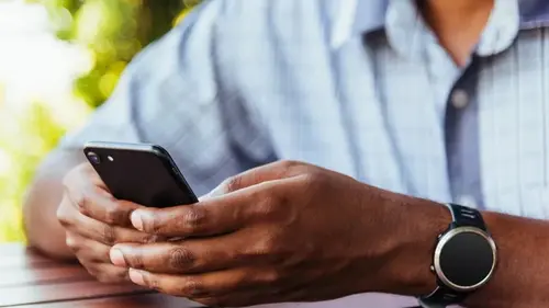 Названо 5 недорогих Android-смартфонів для тих, хто не любить великі екрани