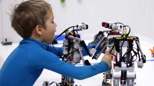 Робототехника для детей: особенности и преимущества