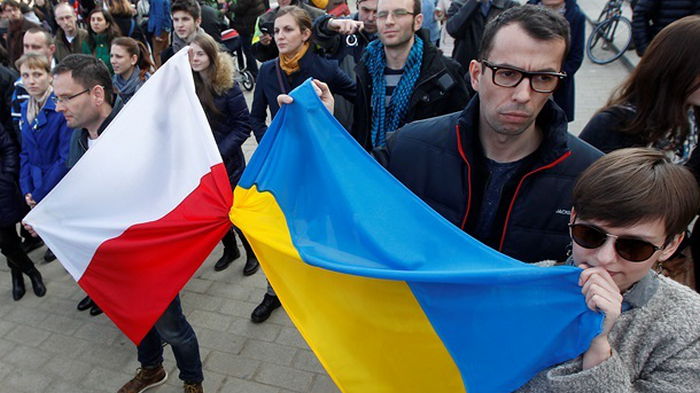 ВНЖ в Польше получили уже больше 300 тысяч украинцев