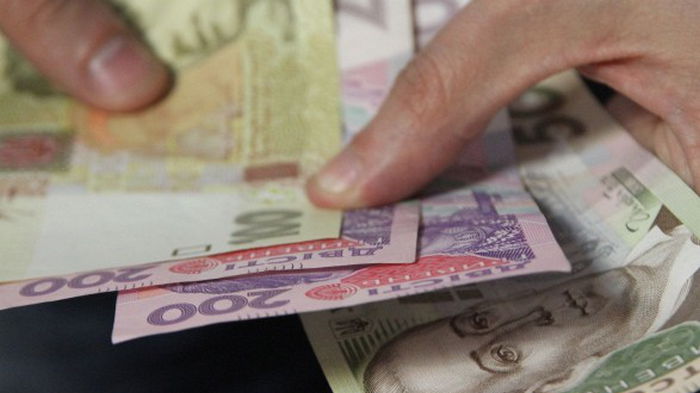Меньше, чем инфляция: реальная зарплата украинцев за прошлый год выросла на 8%