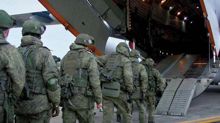 Россия направила десантников в Казахстан