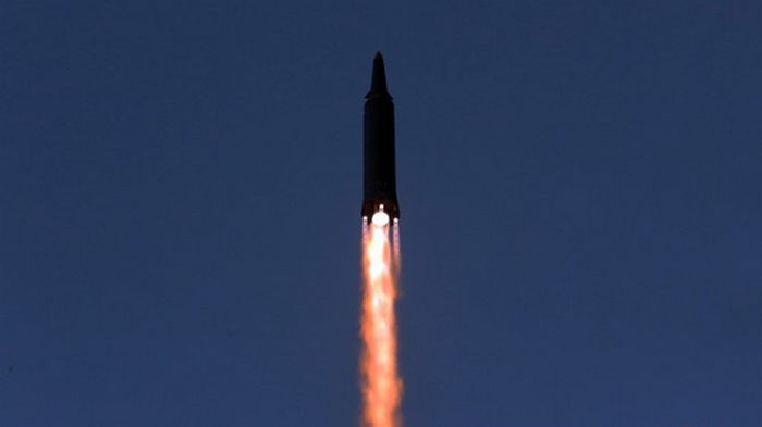 КНДР запустила новую ракету в сторону Японского моря