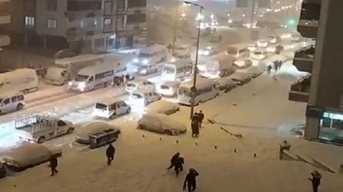 Юг Турции засыпали рекордные снегопады