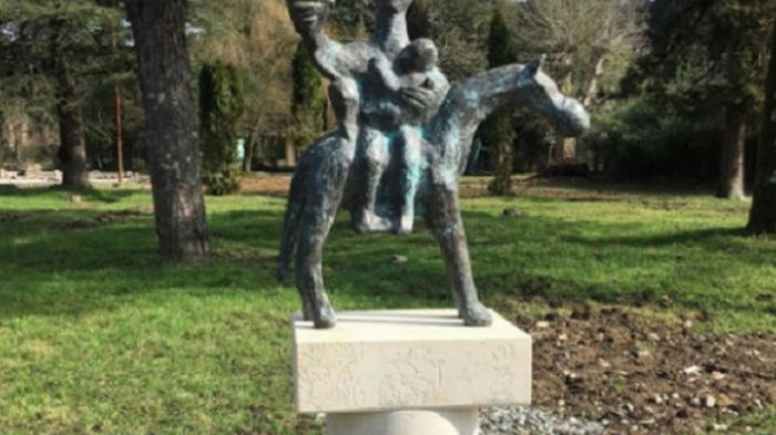 В Грузии территории музея украли бронзовую скульптуру богини