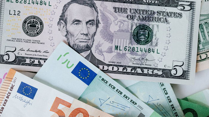 Курсы валют на 11 февраля: гривна вернулась к росту