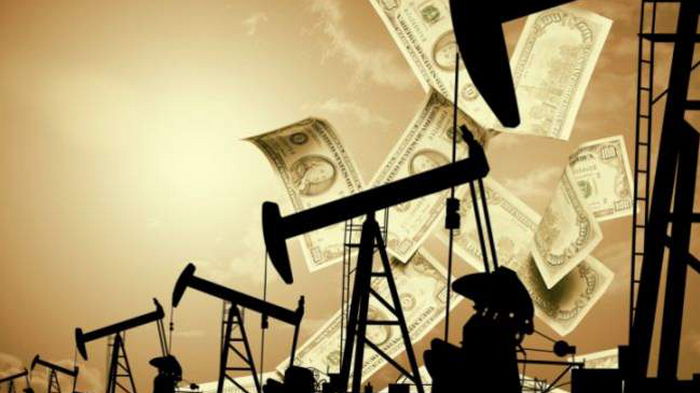 Цена на нефть упала ниже 100 долларов