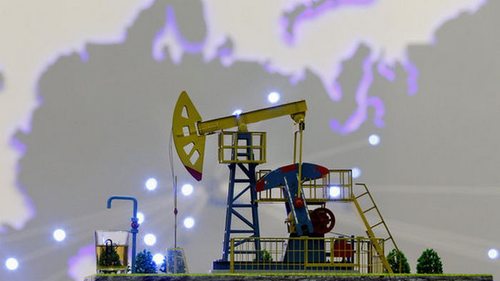 Индия хочет покупать российскую нефть по цене менее $70 за баррель. Br...