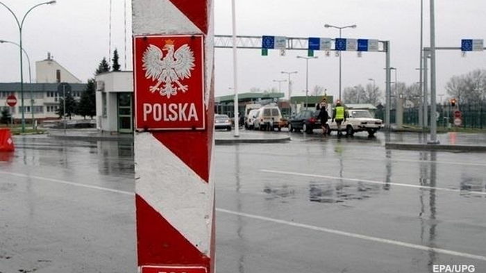 В двух пунктах пропуска на границе с Польшей наблюдаются очереди