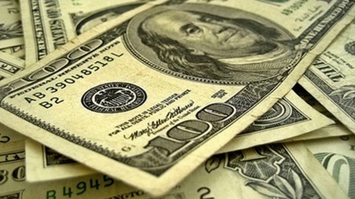Курс доллара снижается к основным валютам