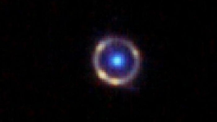 Телескоп Уэбба запечатлел кольцо Эйнштейна