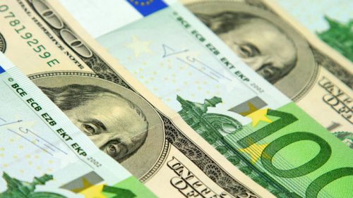 СМИ узнали прогноз Кабмина по росту курса доллара